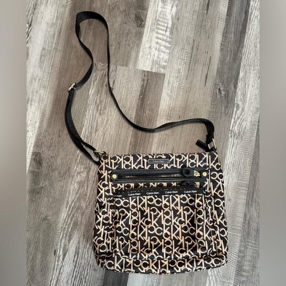 Calvin Klein Handbags - Calvin Klein - Crossbody bag / Shoulder bag